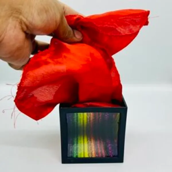 WONDER_BANK_MAGIC_TRICK_/_PRODUCTION_GIFT_BOX_MAGIC_TRICK_(SMALL)