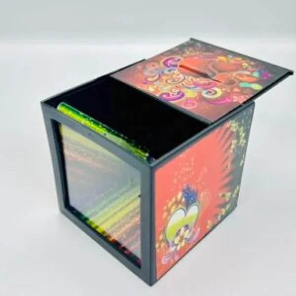 WONDER_BANK_MAGIC_TRICK_/_PRODUCTION_GIFT_BOX_MAGIC_TRICK_(SMALL)
