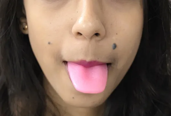 Fake_Tongue_Magic_(Non-Toxic_Elastic_Realistic_Scary_Tongue)