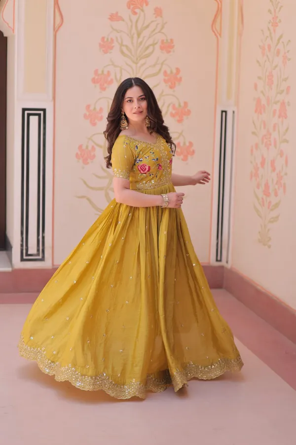 Gown_with_Premium_Designer_Look_having_Gold_Crush_with_Multi_Thread_Embroidery_Zari