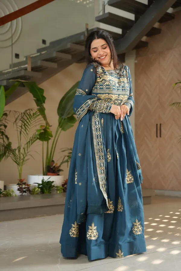 Rama_Chinnon_With_Sequins-Multi_&_Beads_Embroidered_Work_Premium_Designer_Gown