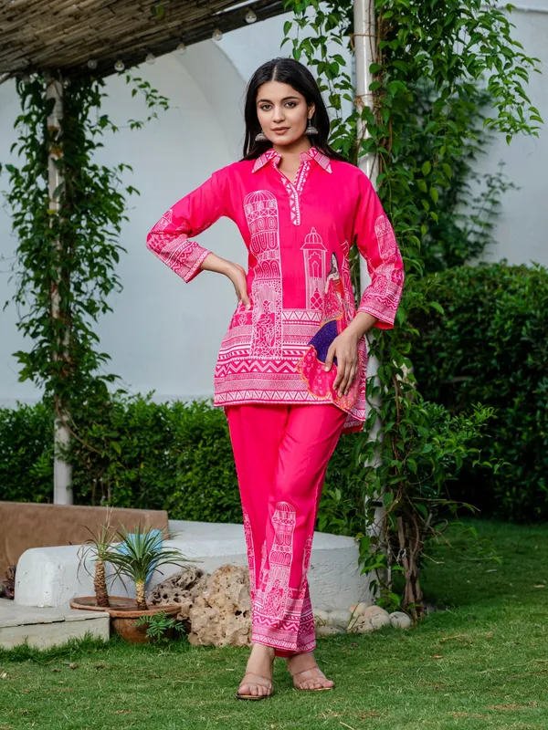 Pink_Maslin_Silk_Ethnic_Lady_Digital_Printed_Co-Ord_Set_For_Women