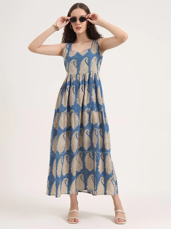 Blue_Paisley_Pattern_Bagru_Hand_Block_Printed_Long_Dress