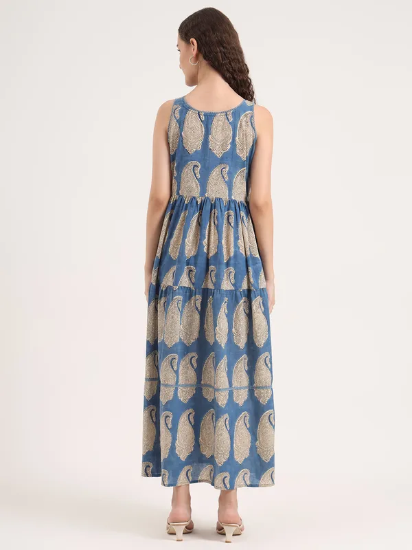 Blue_Paisley_Pattern_Bagru_Hand_Block_Printed_Long_Dress
