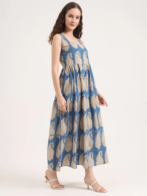 Blue_Paisley_Pattern_Bagru_Hand_Block_Printed_Long_Dress
