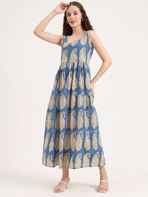 Blue_Paisley_Pattern_Bagru_Hand_Block_Printed_Long_Dress