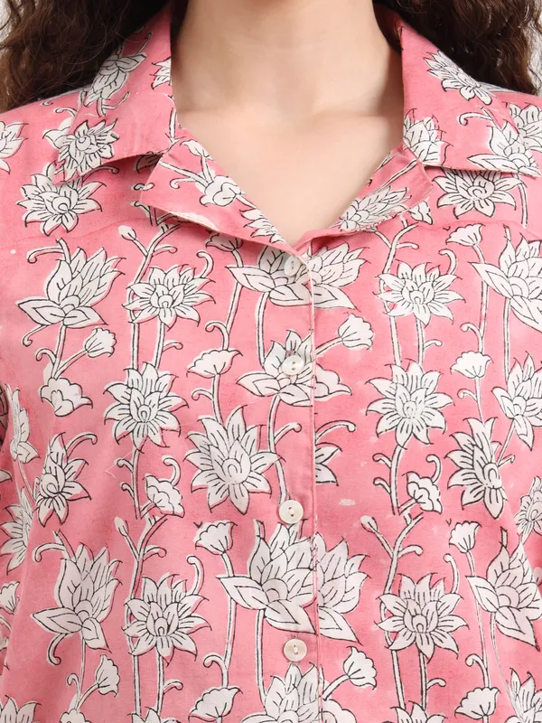 Pink_Base_With_White_Floral_Sanganeri_Hand_Block_Printed_Crop_Top