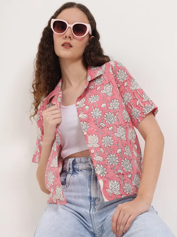 Pink_Base_With_White_Floral_Sanganeri_Hand_Block_Printed_Crop_Top