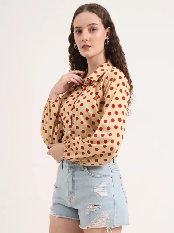 Off-White_Base_Maroon_Polka_Dot_Bagru_Hand_Block_Printed_Crop_Top