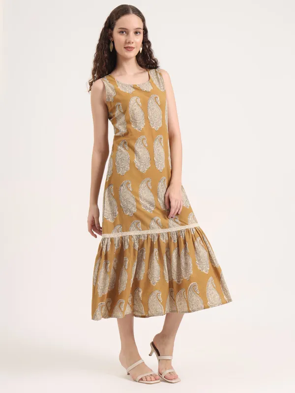 Light_Brown_Paisley_Pattern_Bagru_Hand_Block_Printed_Long_Dress