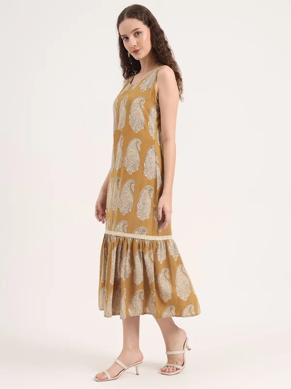 Light_Brown_Paisley_Pattern_Bagru_Hand_Block_Printed_Long_Dress