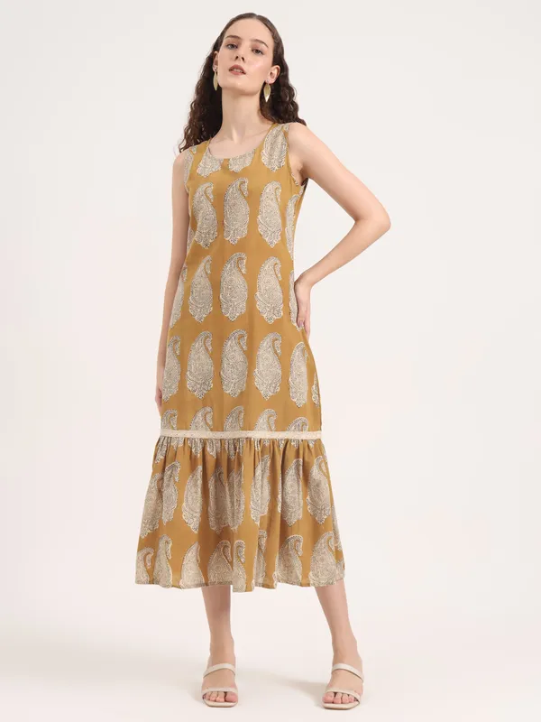 Light_Brown_Paisley_Pattern_Bagru_Hand_Block_Printed_Long_Dress