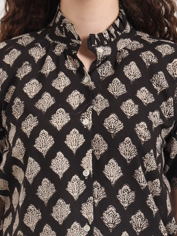 Black_Floral_Bagru_Hand_Block_Printed_Shirt