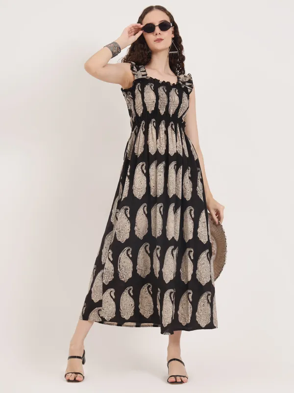Black_Paisley_Pattern_Bagru_Hand_Block_Printed_Long_Dress