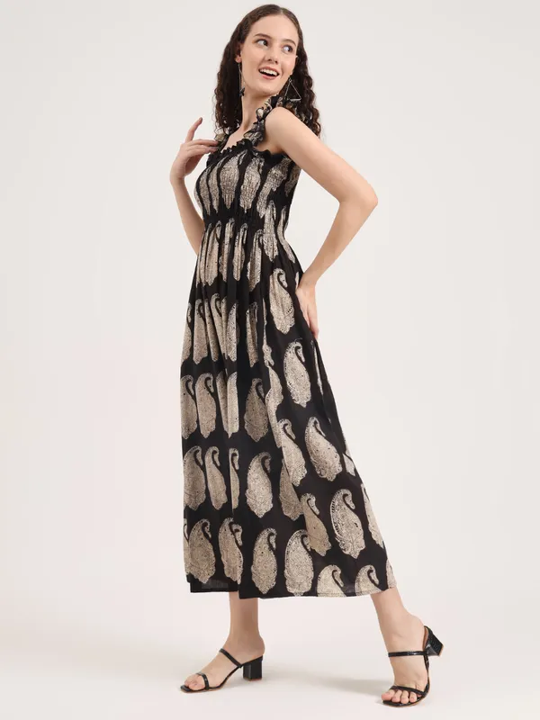 Black_Paisley_Pattern_Bagru_Hand_Block_Printed_Long_Dress