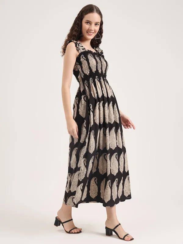 Black_Paisley_Pattern_Bagru_Hand_Block_Printed_Long_Dress