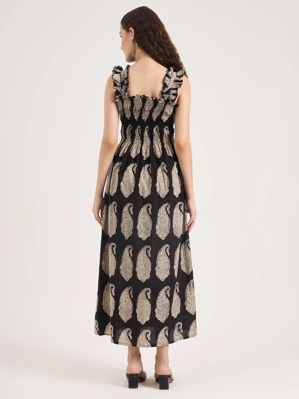 Black_Paisley_Pattern_Bagru_Hand_Block_Printed_Long_Dress