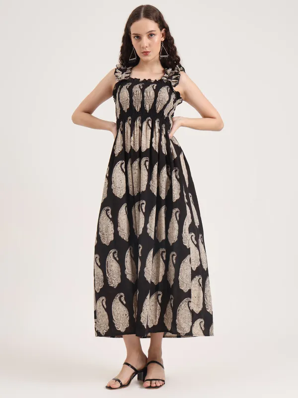 Black_Paisley_Pattern_Bagru_Hand_Block_Printed_Long_Dress