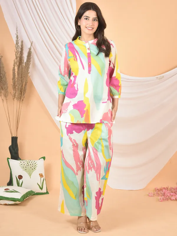 Multicolor_Printed_Solid_Regular_Fit_Co-Ords_Set_For_Women