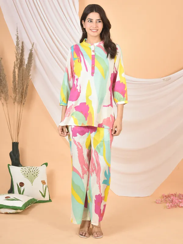 Multicolor_Printed_Solid_Regular_Fit_Co-Ords_Set_For_Women