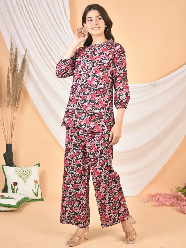 Red_&_Black_Printed_Solid_Regular_Fit_Co-Ords_Set_For_Women