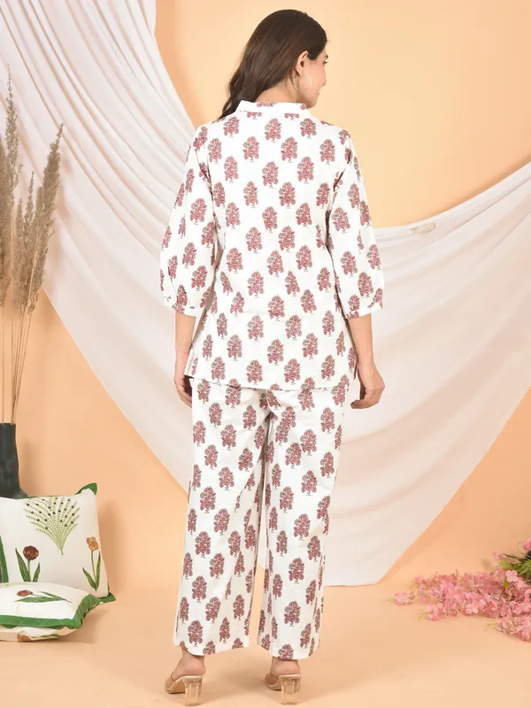 White_&_Pink_Printed_Solid_Regular_Fit_Co-Ords_Set_For_Women