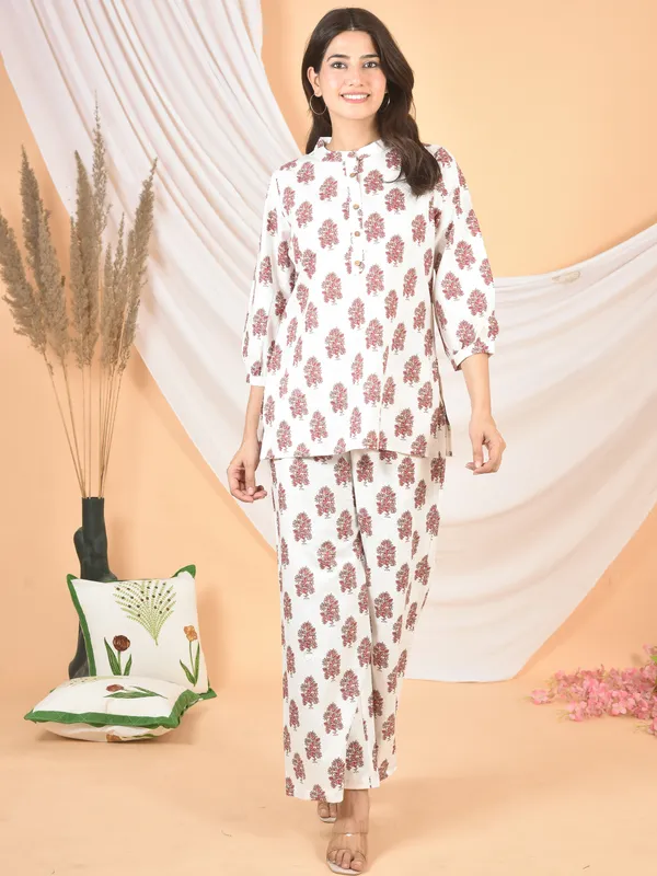 White_&_Pink_Printed_Solid_Regular_Fit_Co-Ords_Set_For_Women