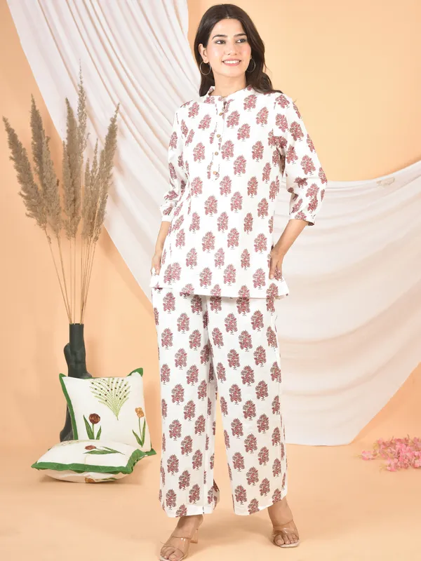 White_&_Pink_Printed_Solid_Regular_Fit_Co-Ords_Set_For_Women