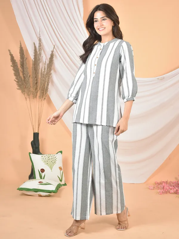 White_&_Grey_Printed_Solid_Regular_Fit_Co-Ords_Set_For_Women
