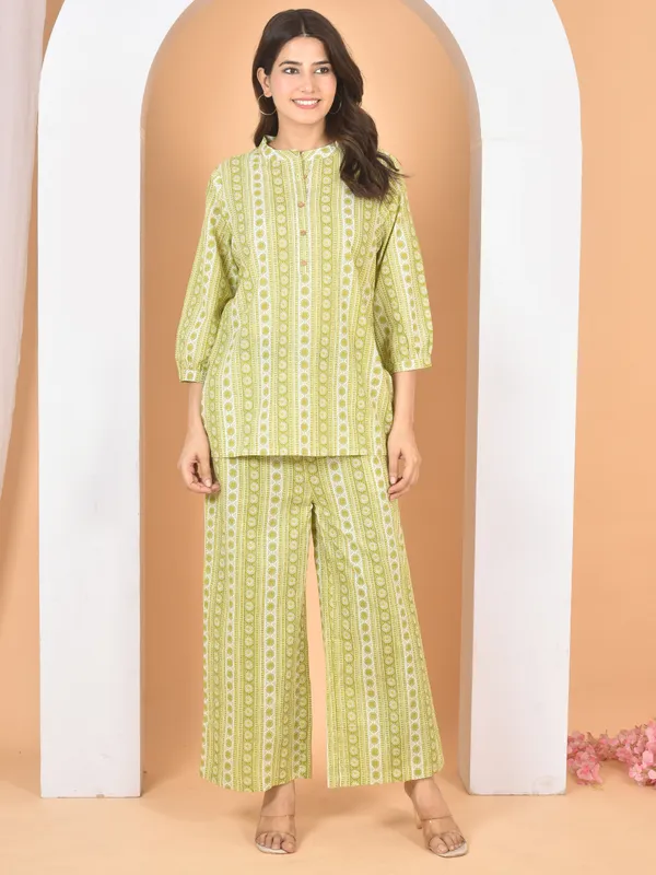 Olive_Green_Printed_Solid_Regular_Fit_Co-Ords_Set_For_Women