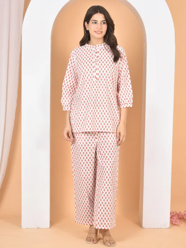 Light_Pink_Solid_Regular_Fit_Co-Ords_Set_For_Women