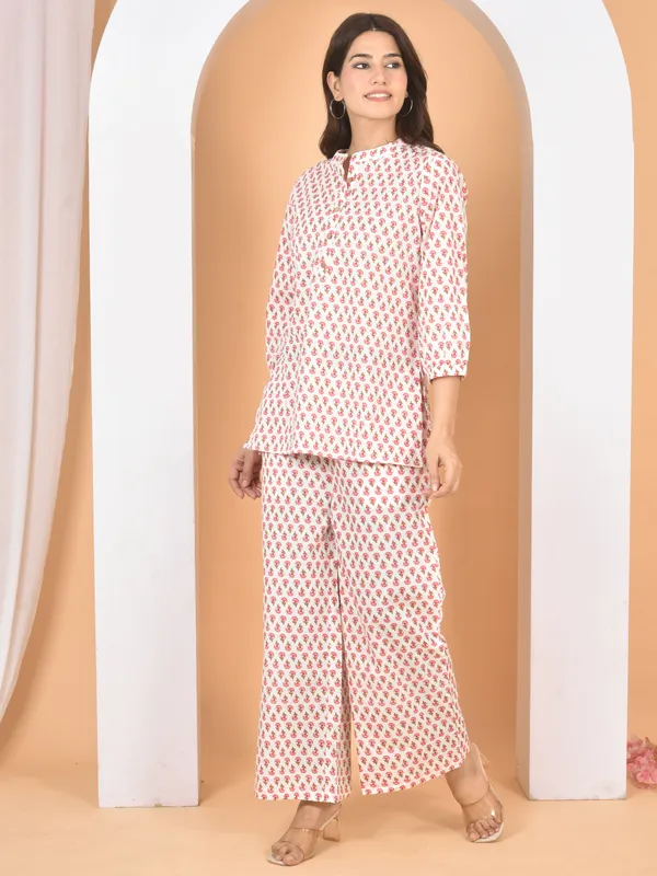 Light_Pink_Solid_Regular_Fit_Co-Ords_Set_For_Women