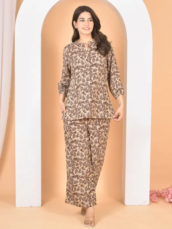 Brown_Printed_Solid_Regular_Fit_Co-Ords_Set_For_Women