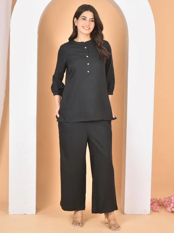 Black_Plain_Solid_Regular_Fit_Co-Ords_Set_For_Women