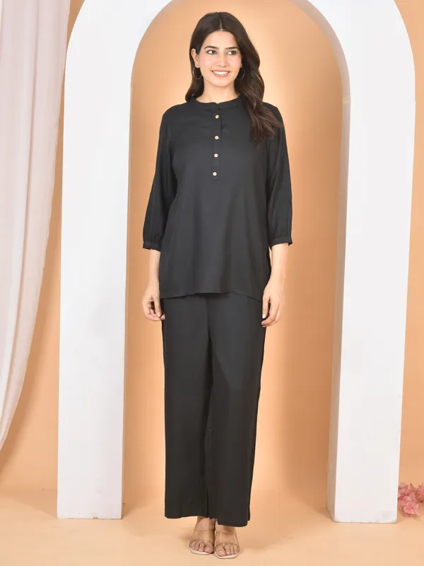 Black_Plain_Solid_Regular_Fit_Co-Ords_Set_For_Women