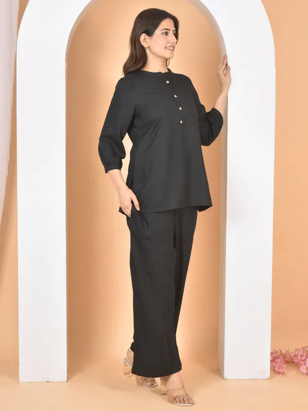 Black_Plain_Solid_Regular_Fit_Co-Ords_Set_For_Women
