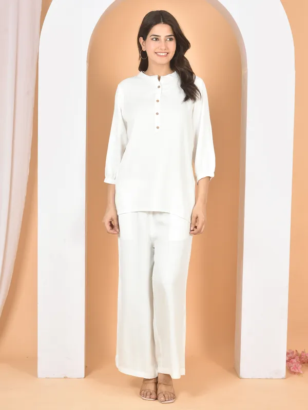 White_Plain_Solid_Regular_Fit_Co-Ords_Set_For_Women