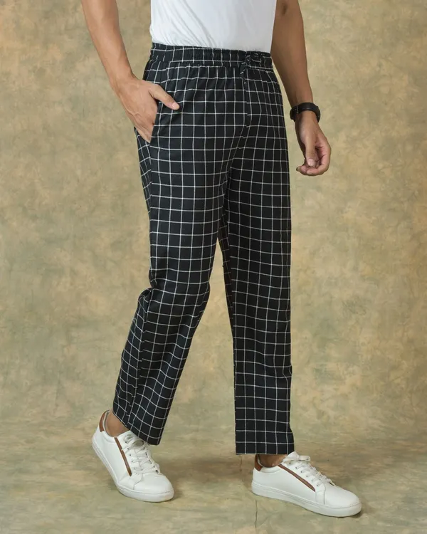 White_&_Black_Cotton_Checks_Premium_&_Elegant_Handloom_Pant_For_Men