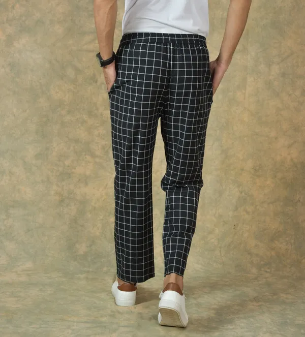 White_&_Black_Cotton_Checks_Premium_&_Elegant_Handloom_Pant_For_Men