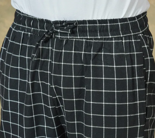 White_&_Black_Cotton_Checks_Premium_&_Elegant_Handloom_Pant_For_Men