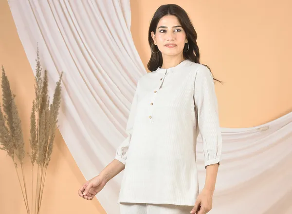 Grey_Lining_Solid_Regular_Fit_Top_For_Women
