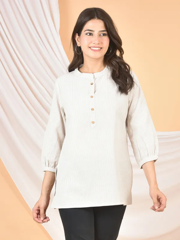 Grey_Lining_Solid_Regular_Fit_Top_For_Women