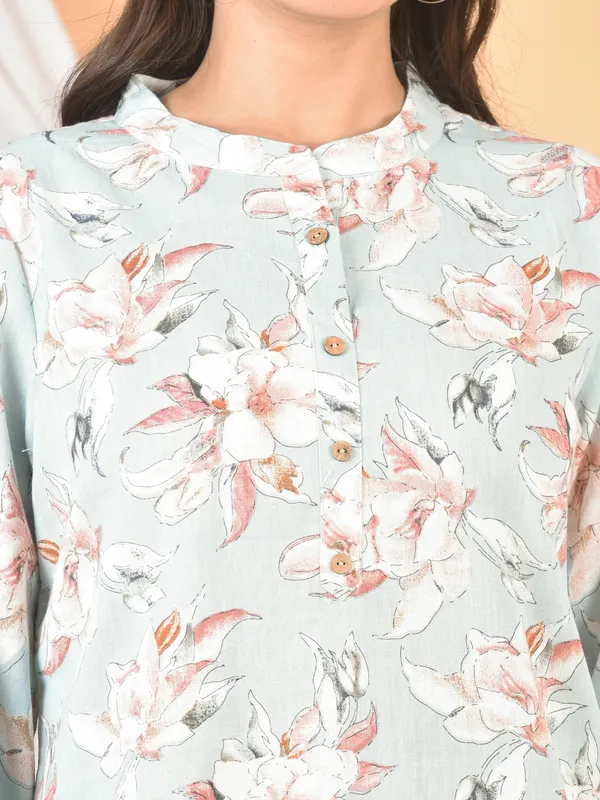 Light_Pink_Solid_Regular_Fit_Top_For_Women