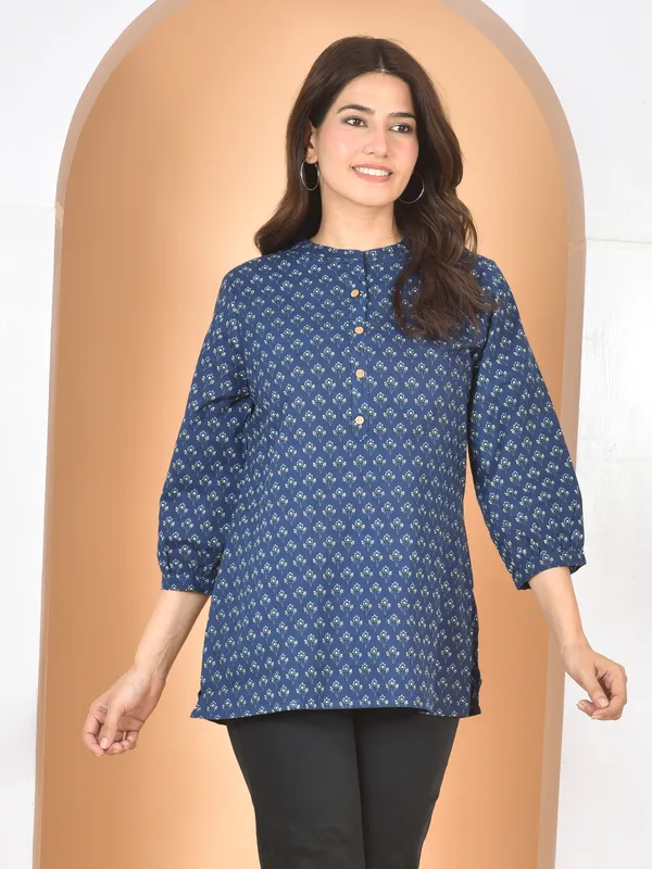 Blue_Printed_Solid_Regular_Fit_Top_For_Women