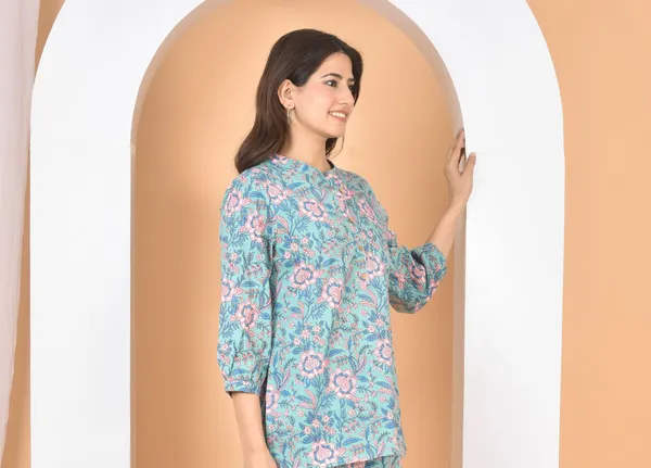 Multicolor_Printed_Solid_Regular_Fit_Top_For_Women