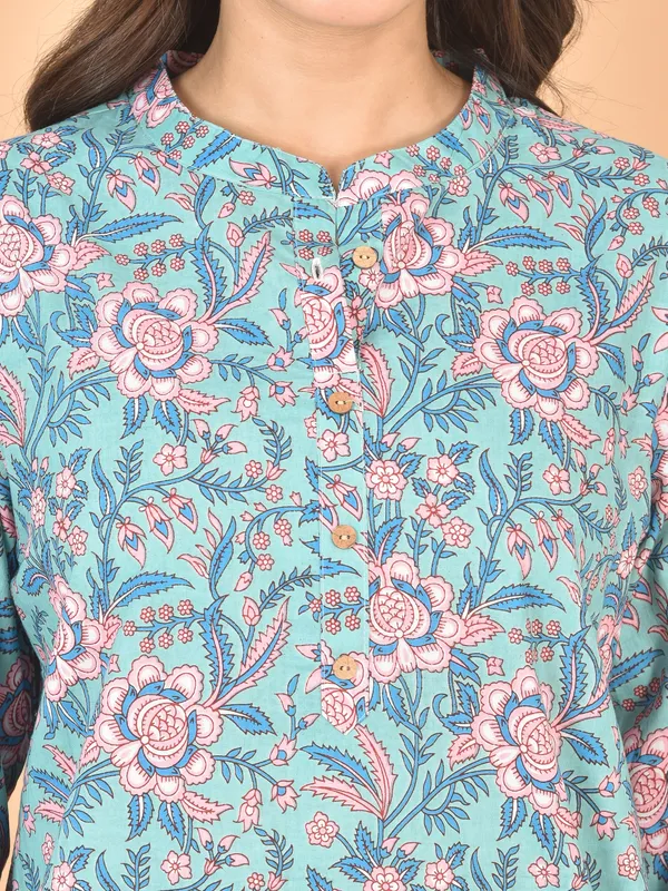 Multicolor_Printed_Solid_Regular_Fit_Top_For_Women