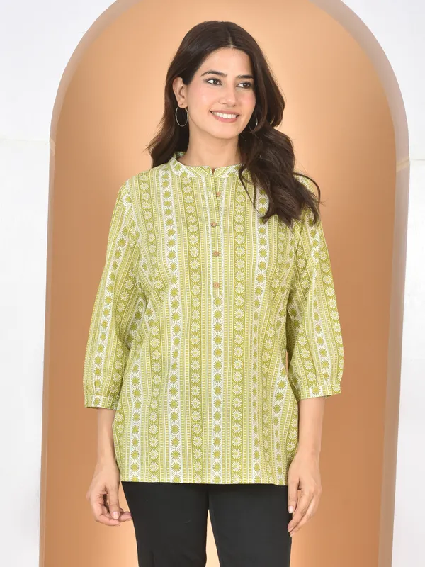 Olive_Green_Printed_Solid_Regular_Fit_Top_For_Women