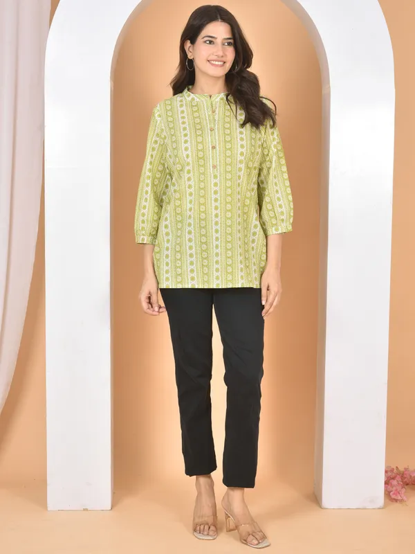 Olive_Green_Printed_Solid_Regular_Fit_Top_For_Women