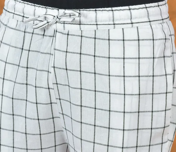 White_&_Black_Cotton_Checks_Premium_&_Elegant_Handloom_Pant_For_Men