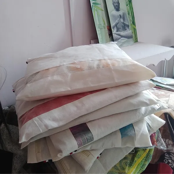 Pack_of_6_Off-white_Cotton_Saree_Covers_with_Zipper_&_Net_Window_|_Premium_Durable_Saree_Covers_For_Home_&_Travel